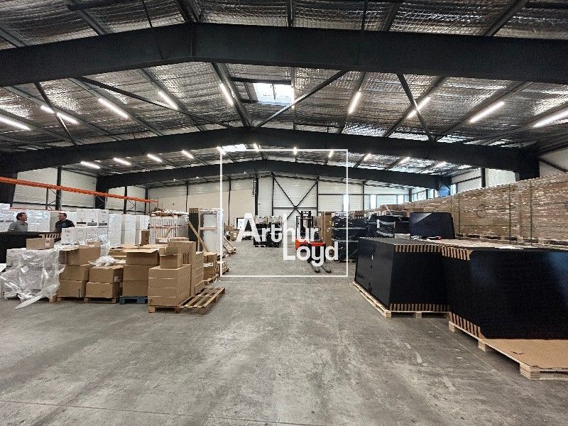 Situé au nord de Perpignan, dans une zone d'activ