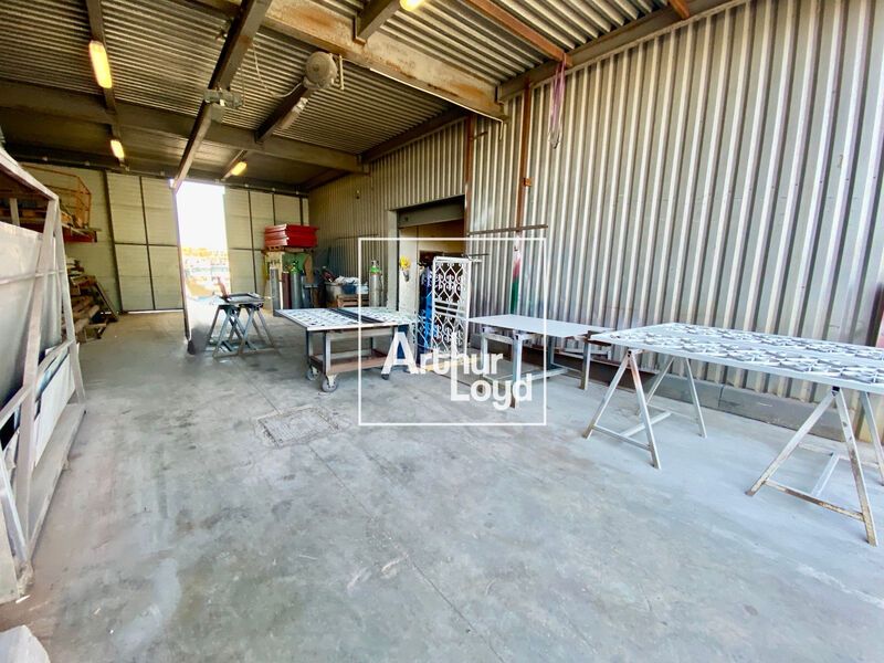 Arthur Loyd Occitanie vous propose un bâtiment d'