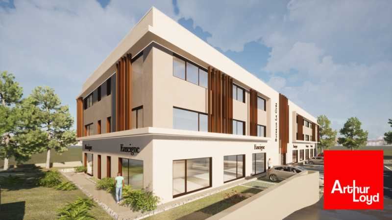 Situé à proximité immédiate du centre commercial 