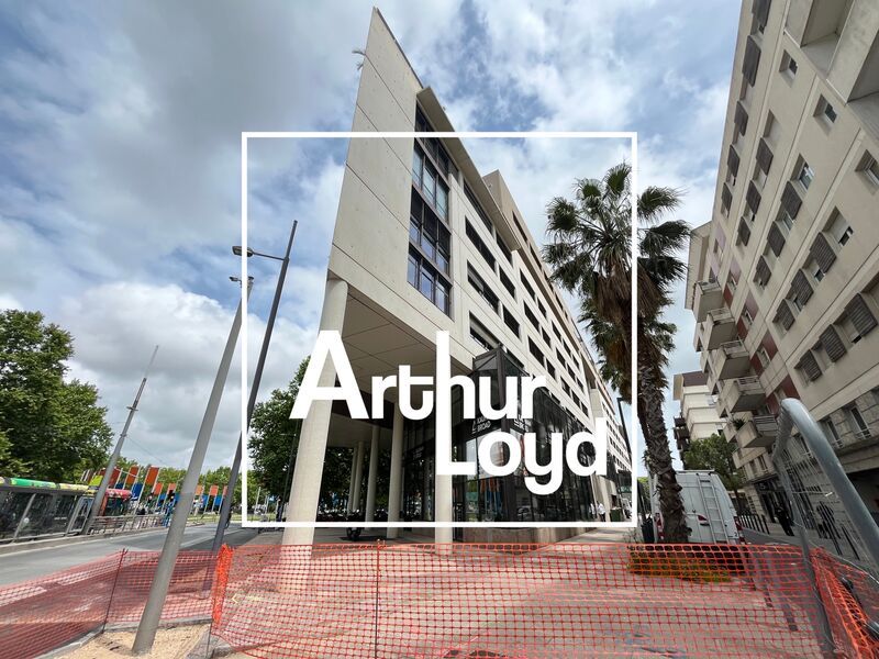 Nous vous proposons un plateau de bureaux aménagé