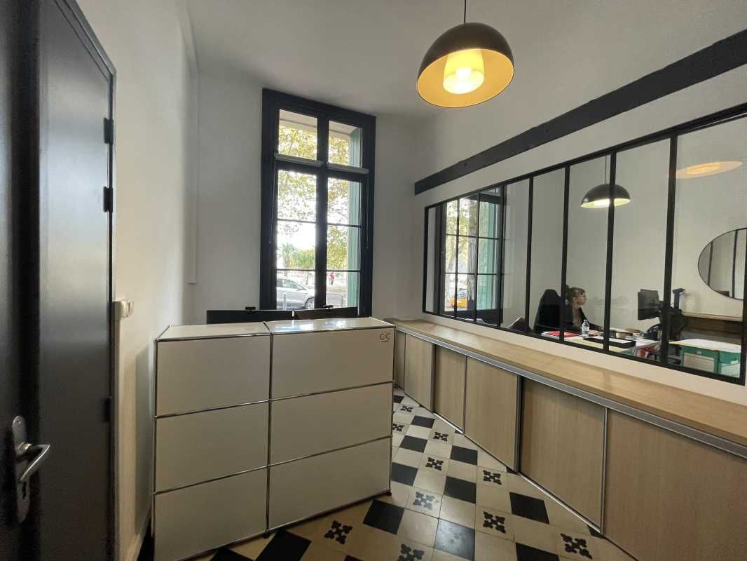 Unique à Béziers, bureaux entièrement restaurés e