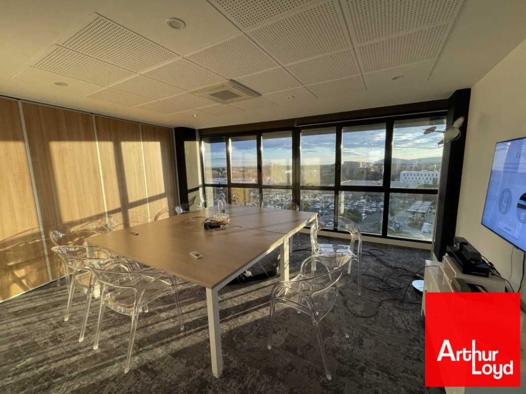 Nous vous proposons une surface de bureaux à la l