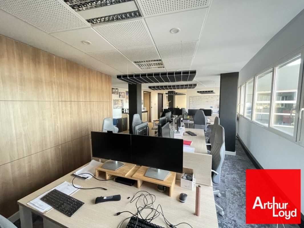 Nous vous proposons une surface de bureaux à la l