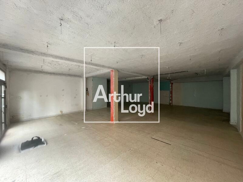 Arthur Loyd vous propose ce local commercial d'en