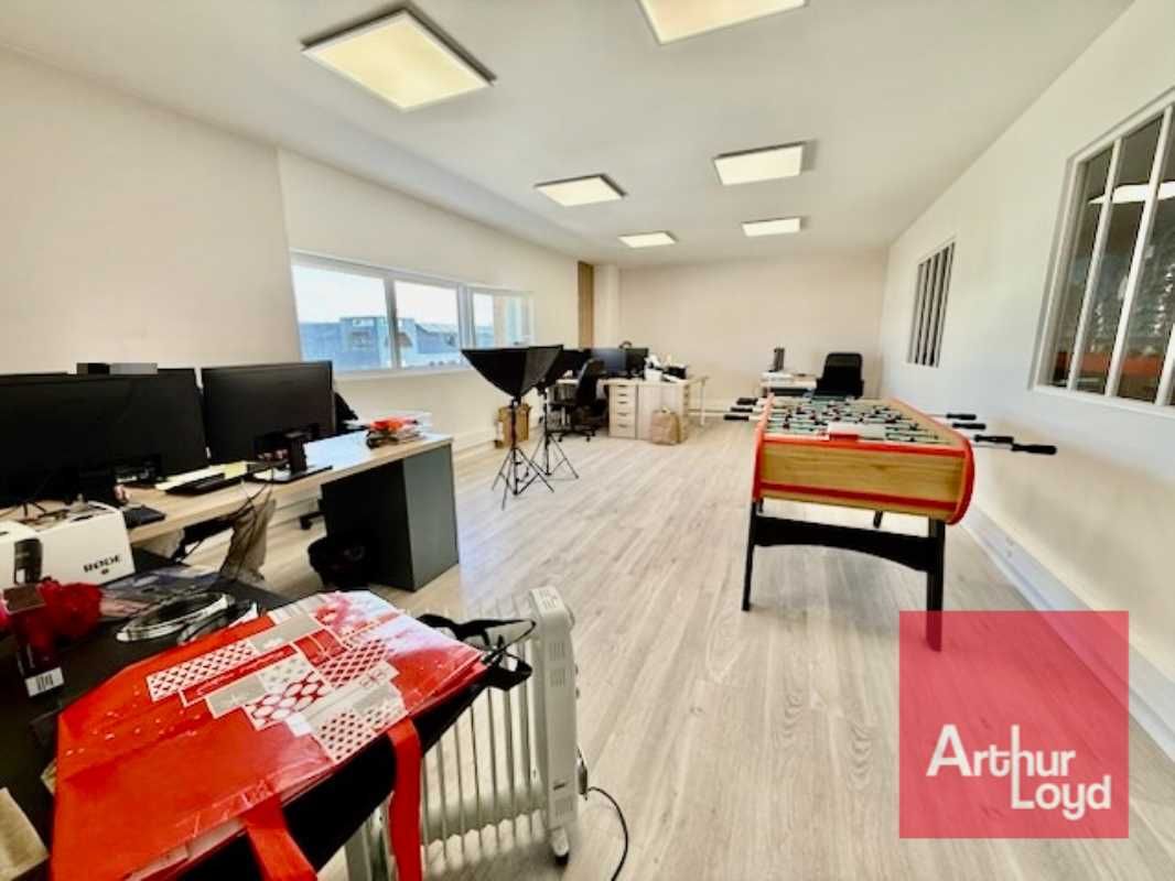 LOCAL D'ACTIVITE DE 841m2 A LOUER À VENDARGUES L'