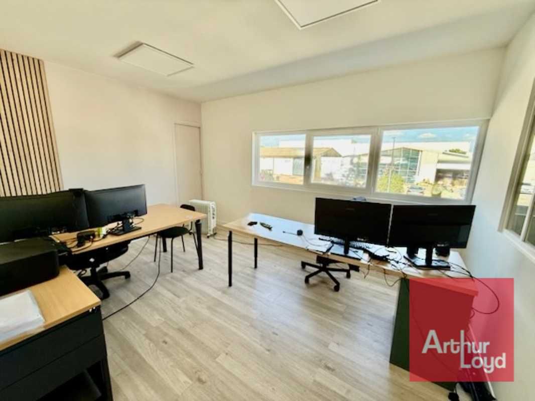 LOCAL D'ACTIVITE DE 841m2 A LOUER À VENDARGUES L'