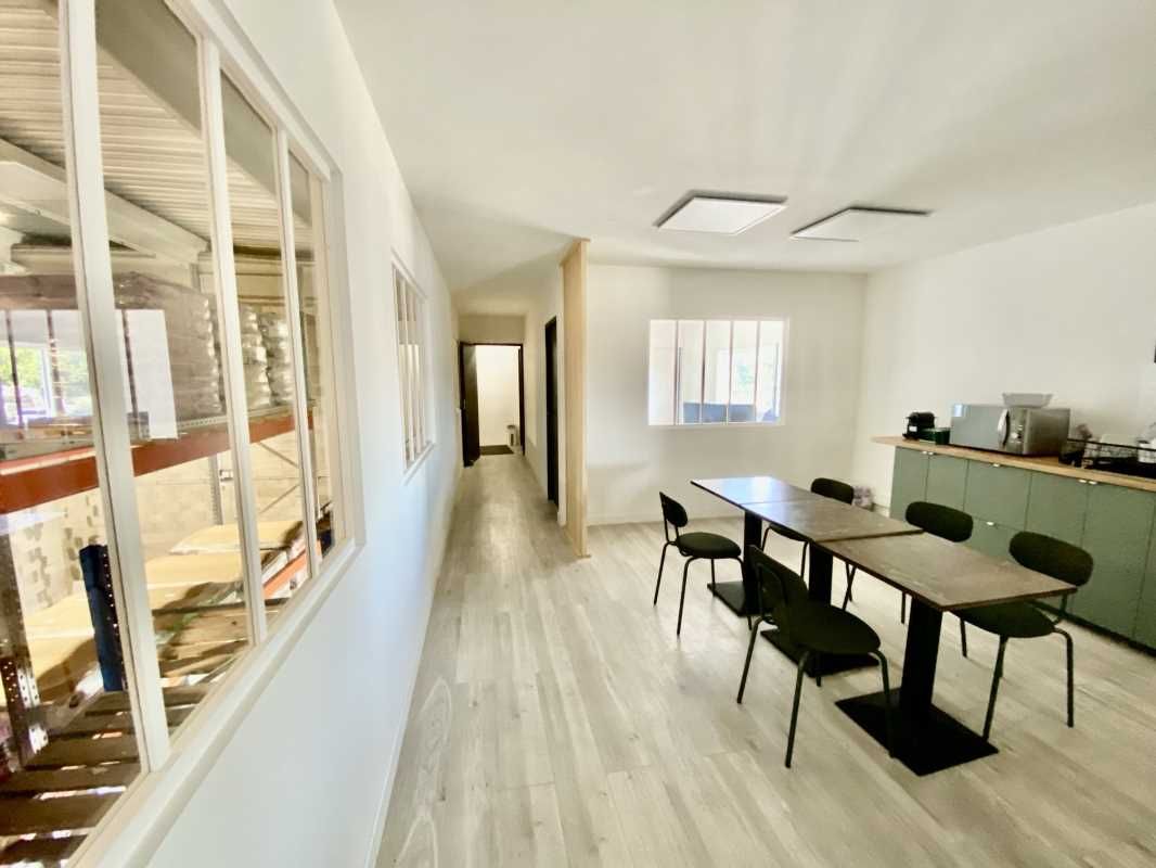 À vendre local d'activité de 314 m² à Vendargues,