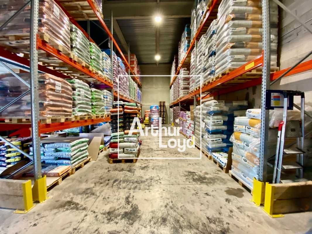 À vendre local d'activité de 314 m² à Vendargues,