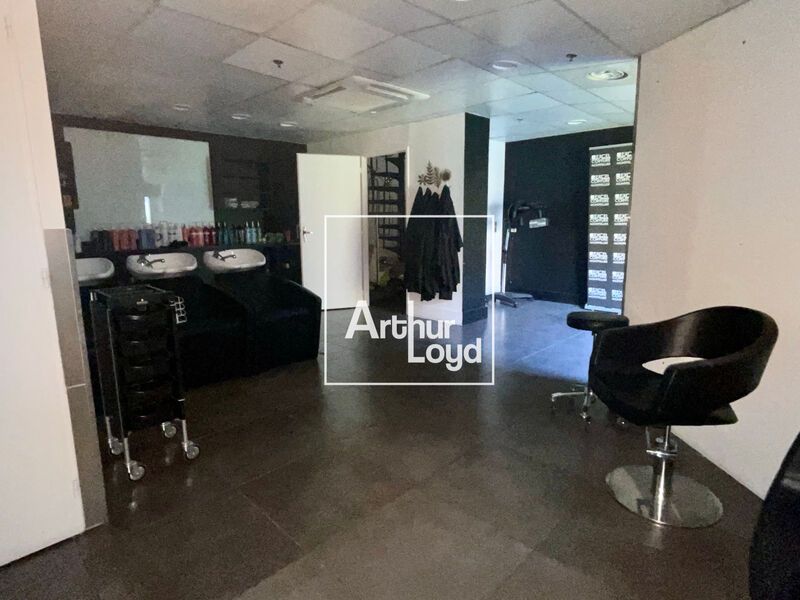 À louer, local commercial de 110 m² idéalement si