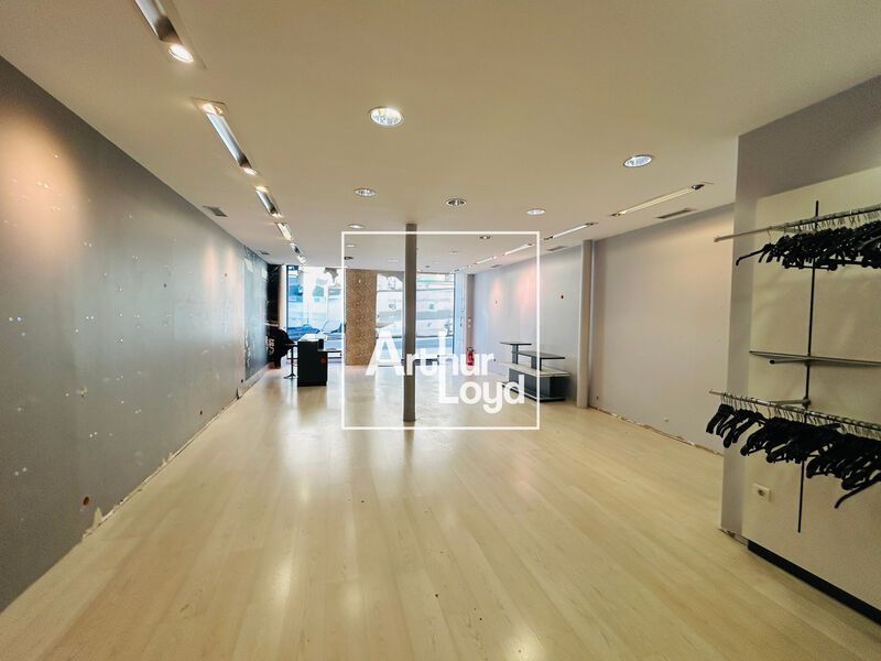 Exclusivité , Arthur Loyd vous propose en emplace