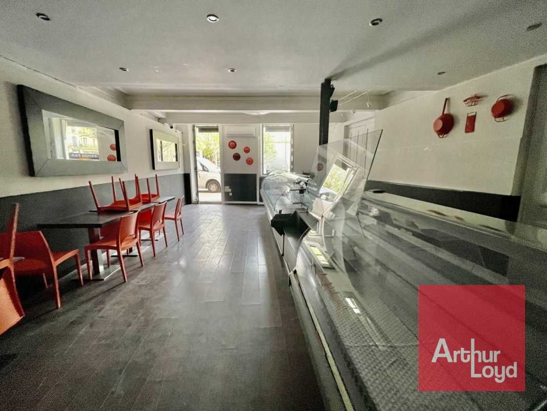 Nous vous proposons à la vente, ce local commerci