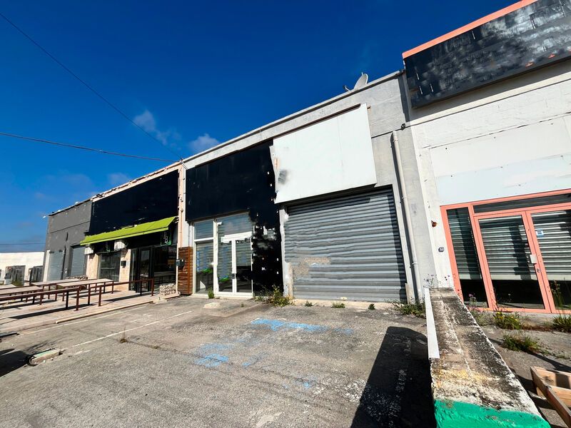 À louer - Local commercial de 168 m² - Bernis (RN