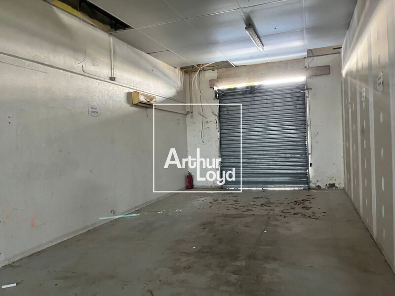 À louer - Local commercial de 230 m² - Bernis (RN