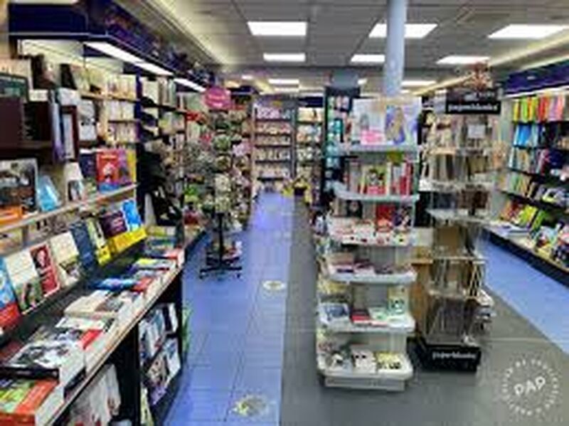 Arthur Loyd vous propose un local commercial de 3