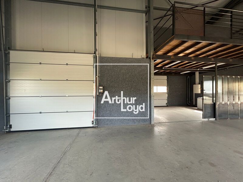 Arthur Loyd propose à la location un local d'acti