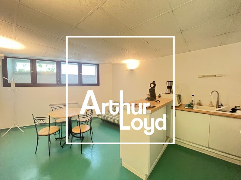 A 50 mètres de la Place de la Comédie, nous vous 