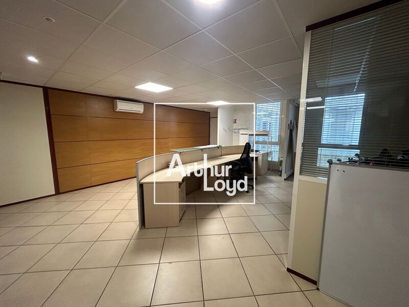 A proximité de la clinique Saint Privat et des ac