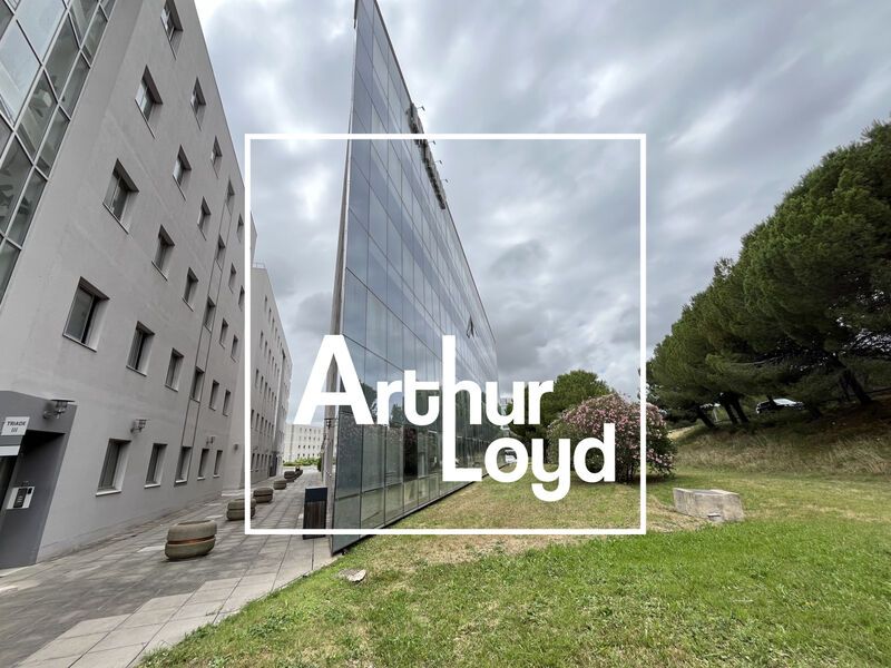 Visibilité exceptionnelle pour cet immeuble situé