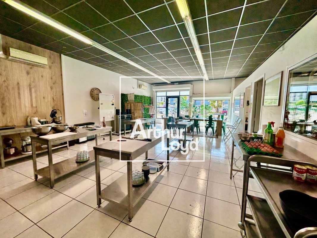 À louer - Beau local commercial de 113 m², très l