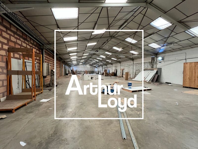 RARE Rocade Sud d'Alès, 1600 m2 de bâti à vendre 