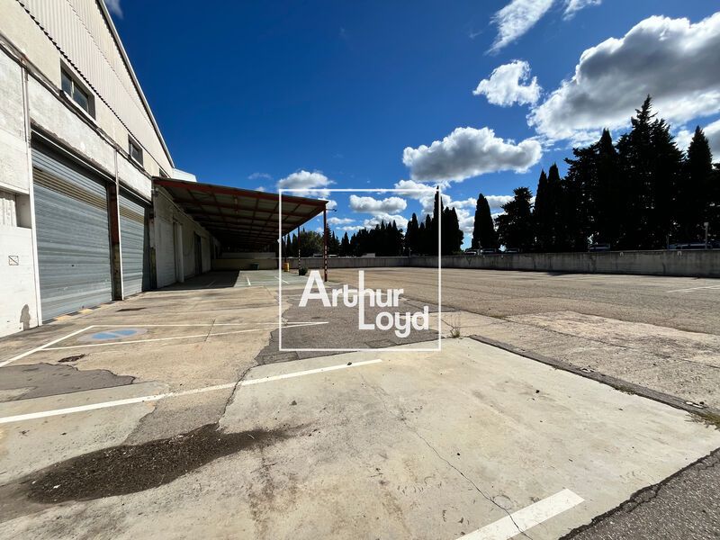 BATIMENT INDEPENDANT AVEC COUR Découvrez cette op