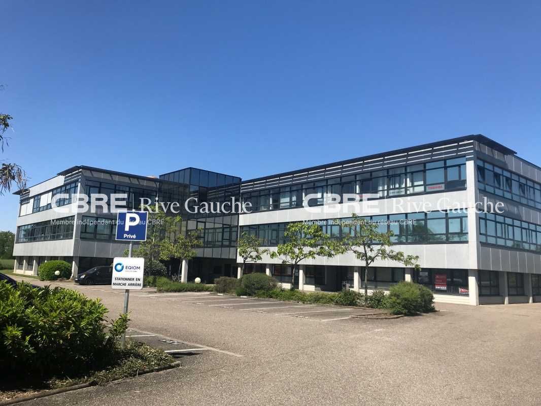 Au coeur de l'Aéroparc d'Entzheim, belles surface