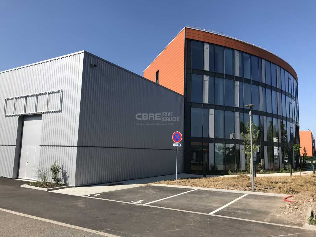 Ensemble immobilier récent de qualité, offrant de