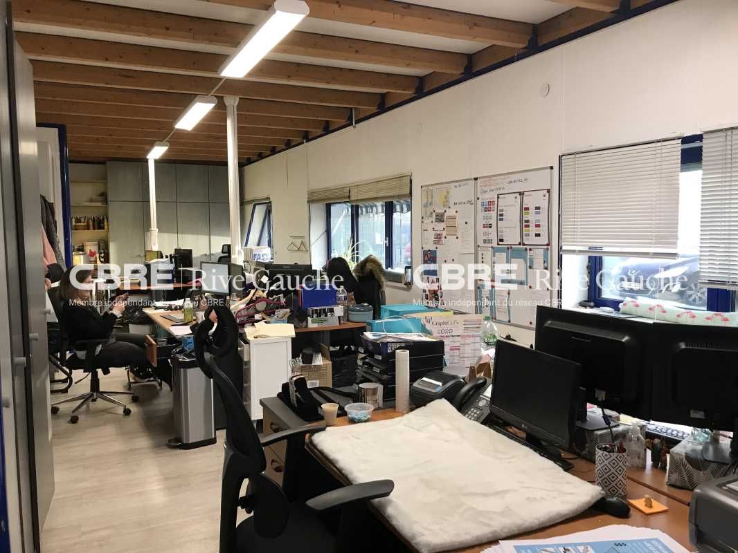 Bâtiment en bon état d'entretien, extension 2008 