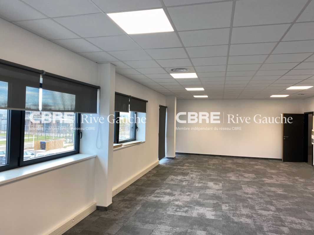 Visite virtuelle disponible! Dans un immeuble réc