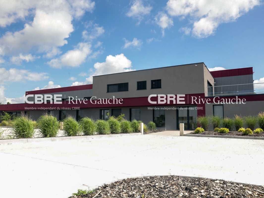 Bâtiment récent (2016) offrant d'excellentes pres