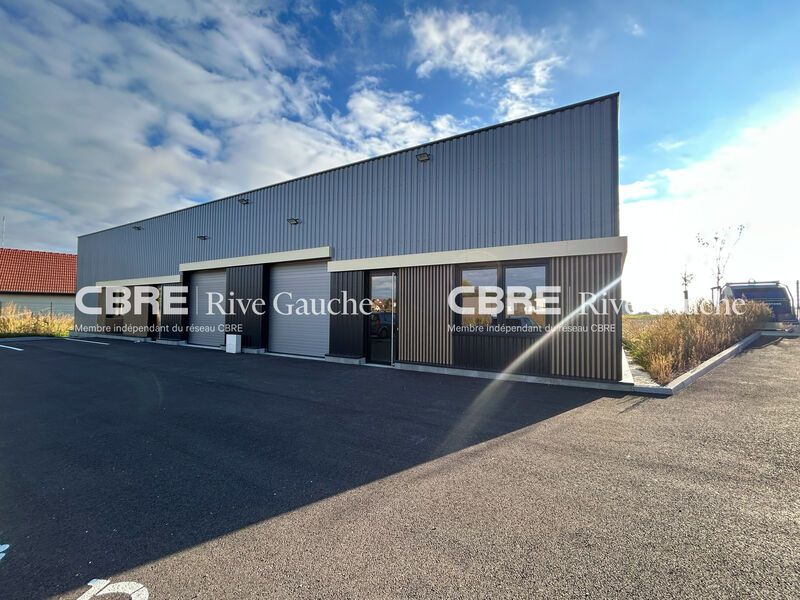 Ensemble immobilier composé de deux bâtiments à c