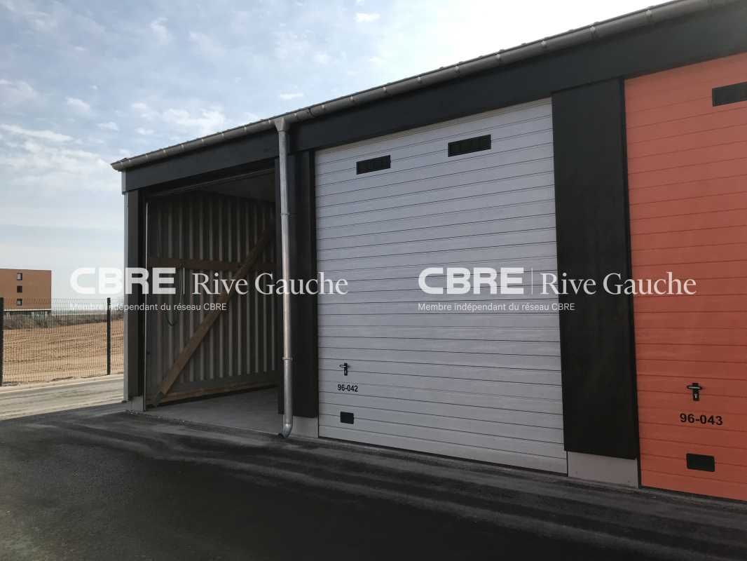 LOTS D'ACTIVITÉS ET BOX DE STOCKAGE  20 cellules 