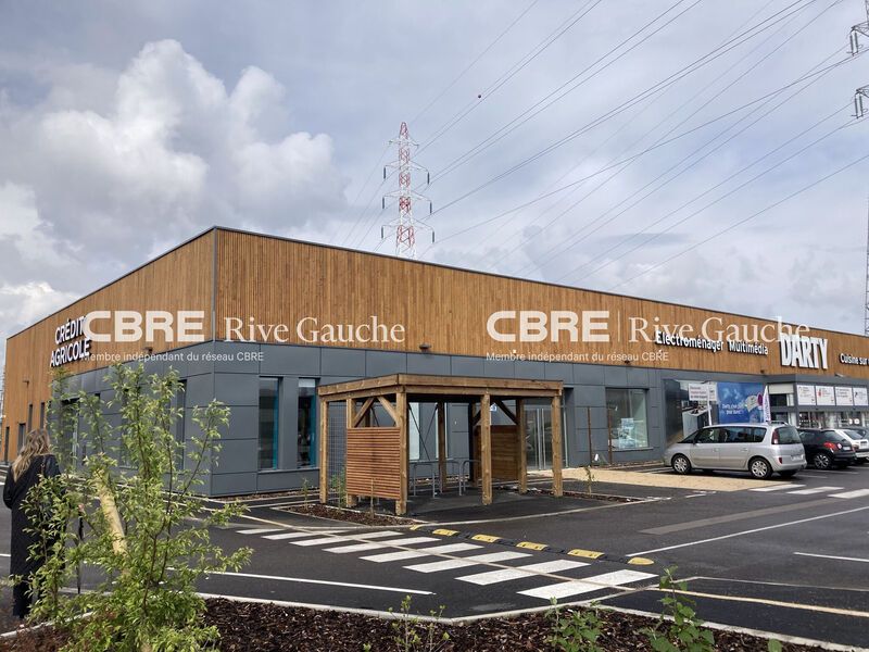 Ensemble immobilier récent, multi-cellules, offra