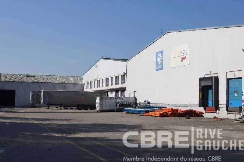 Surface d'entrepôt bénéficiant de grande hauteur 