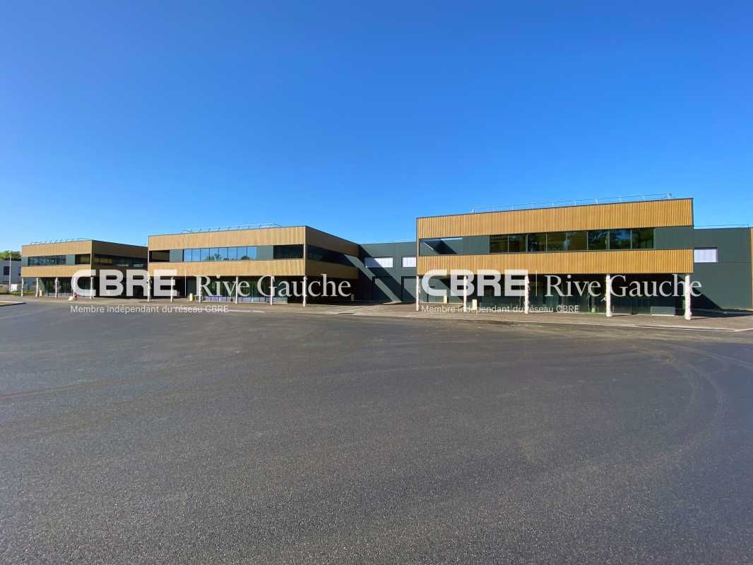 Bâtiment indépendant sur site clos offrant 6 cell