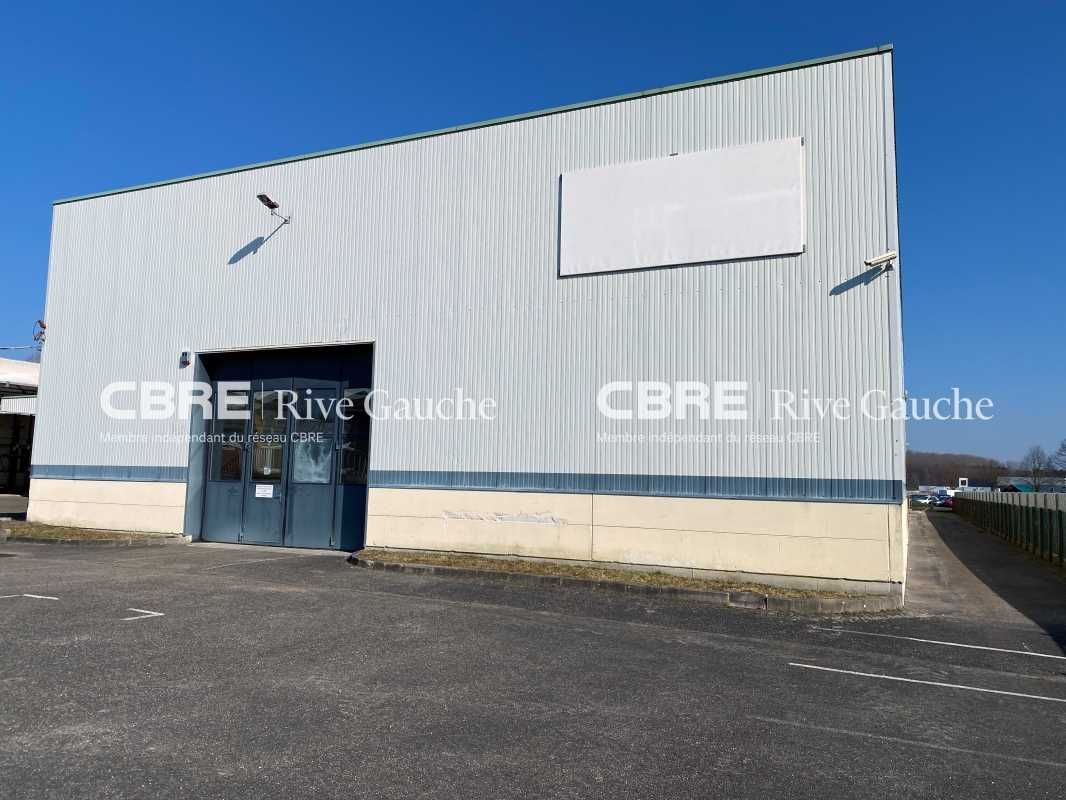 Ensemble immobilier composé de 2 bâtiments à usag