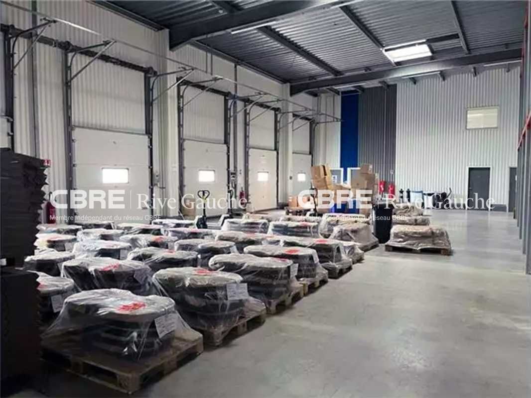 Ensemble immobilier composé de 2 bâtiments commun