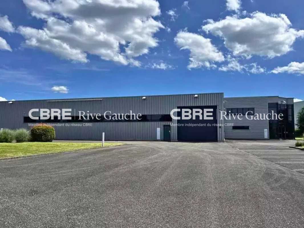 Bâtiment autonome de 2010, bénéficiant d'excellen