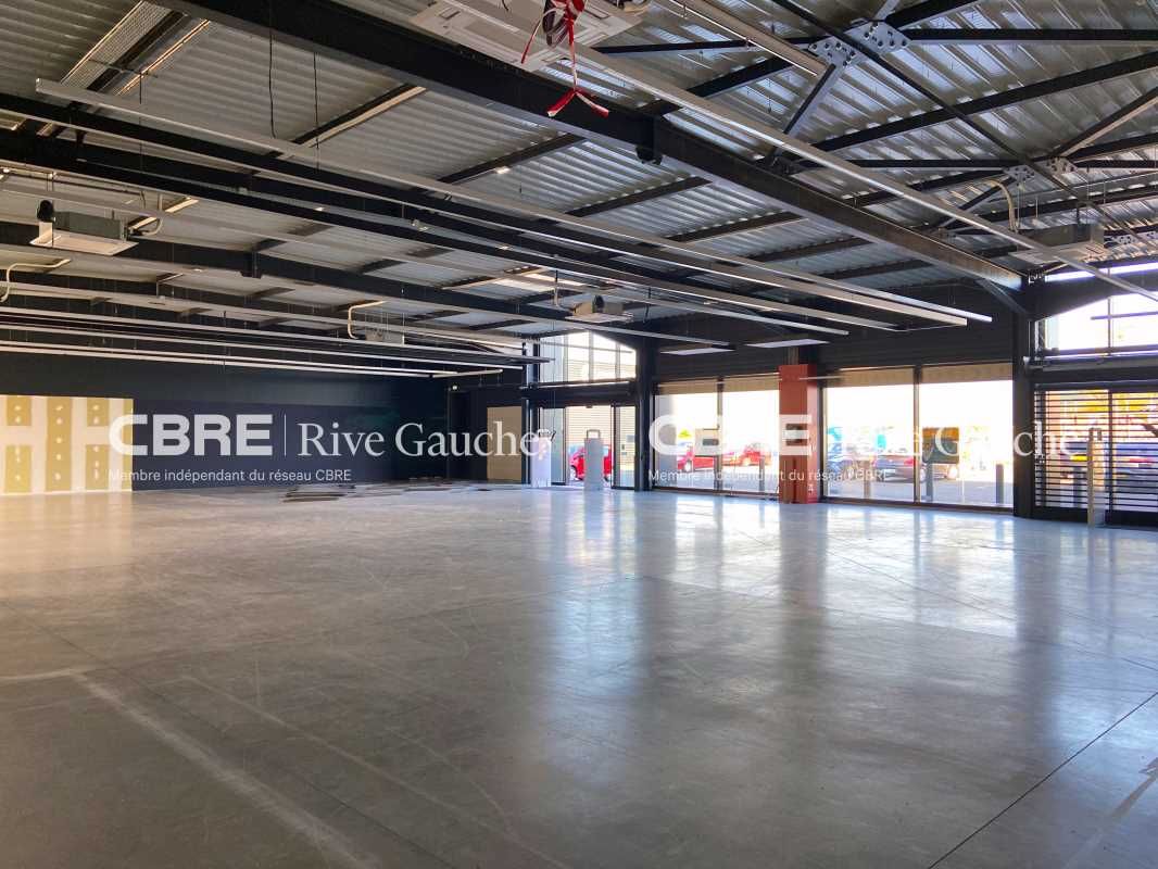 CELLULE COMMERCIALE bénéficiant d'une visibilité 