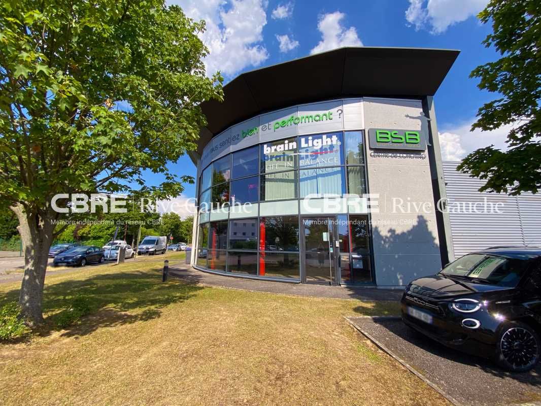 Ensemble immobilier récent. Excellente situation 