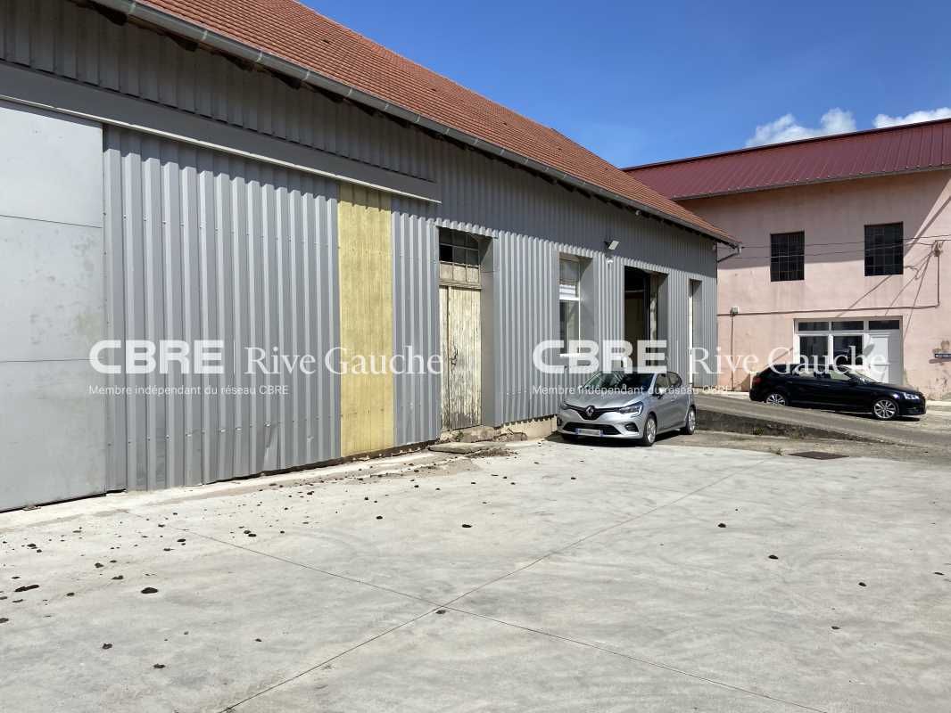 Ensemble immobilier de caractère, en cours de rén