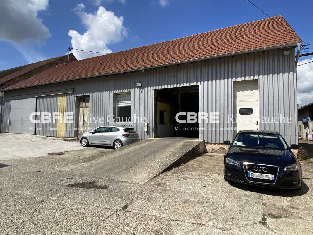 Ensemble immobilier de caractère, en cours de rén