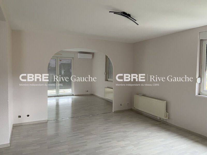 Ensemble immobilier des années 80, en très bon ét