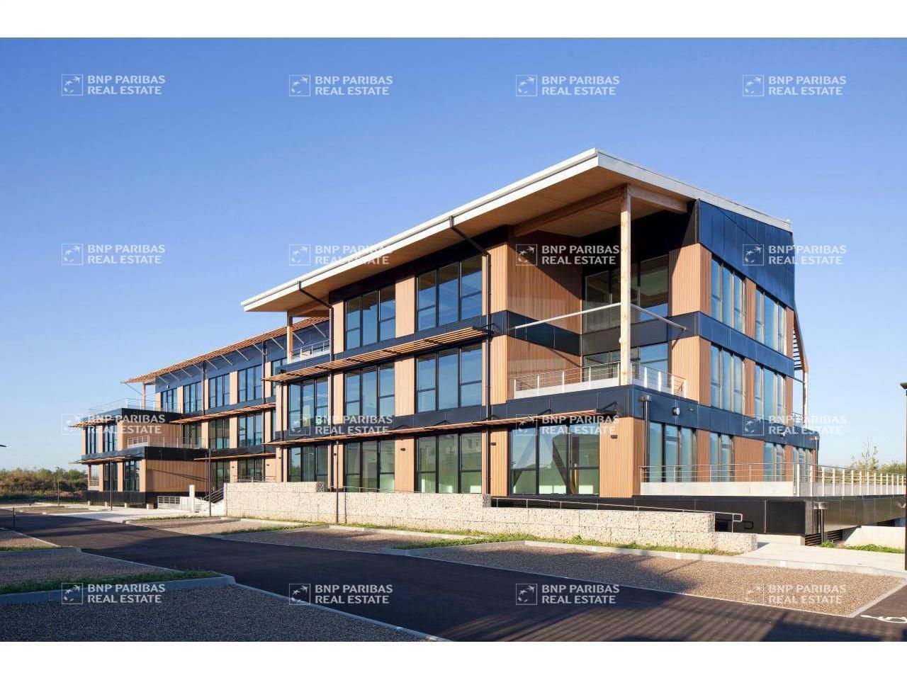 Location Bureaux 2261 m² divisibles 69800 Saint-priest