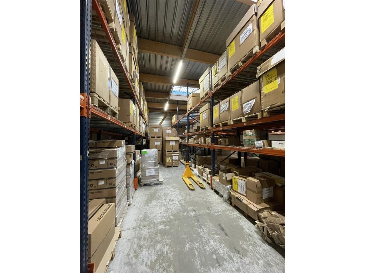 273 m² pour ce activité en location à Fondettes