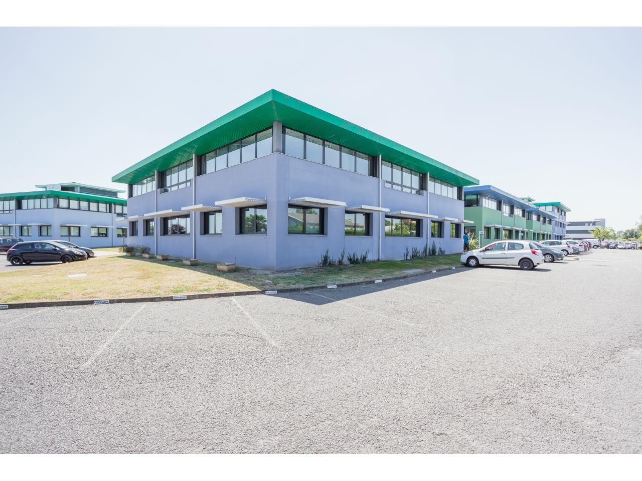 Location Bureaux 503.86 m² divisibles 33610 Canéjan