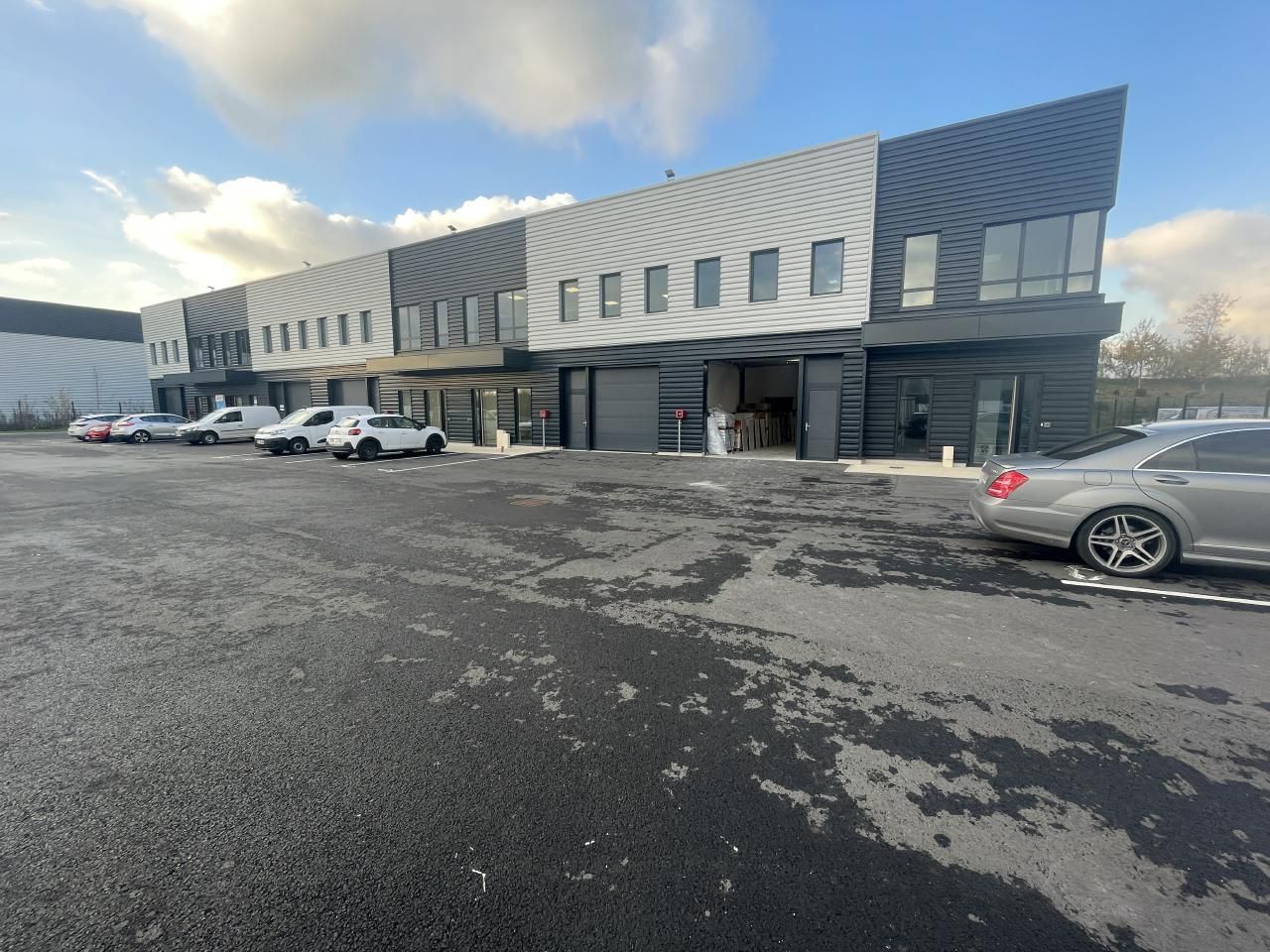 Location PME-PMI 559.2 m² divisibles 91250 Tigery