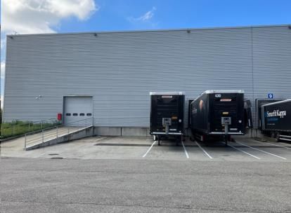 5365 m² pour cetentrepôts classe a en location à Mions