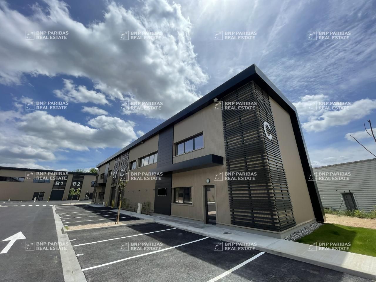 Location Activité 4306.72 m² divisibles 31140 Launaguet