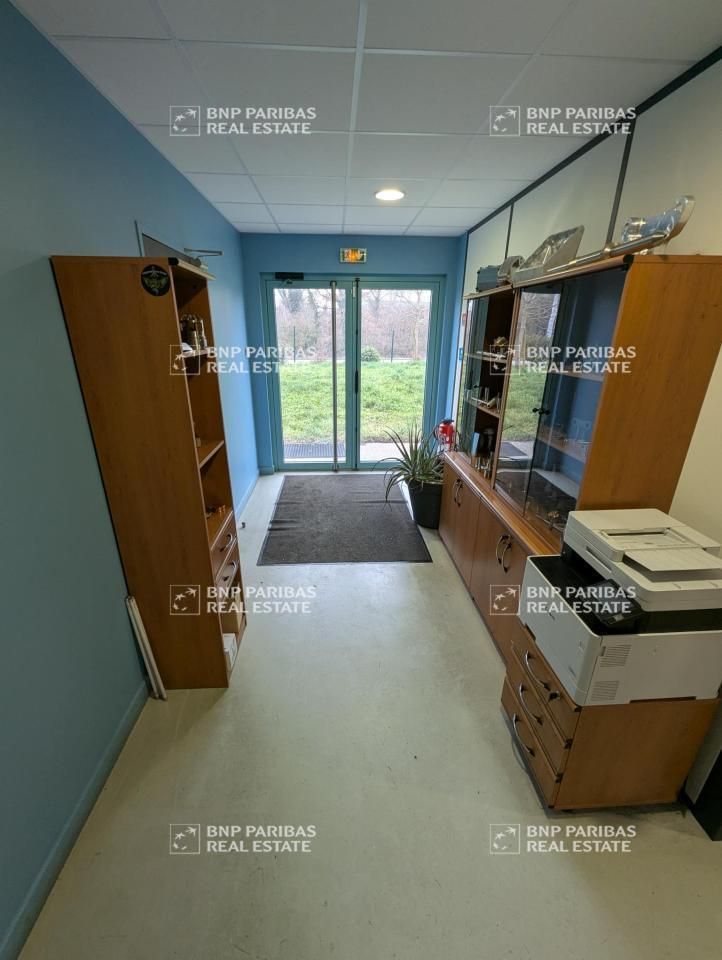 467 m² pour ce activité en vente à Janneyrias